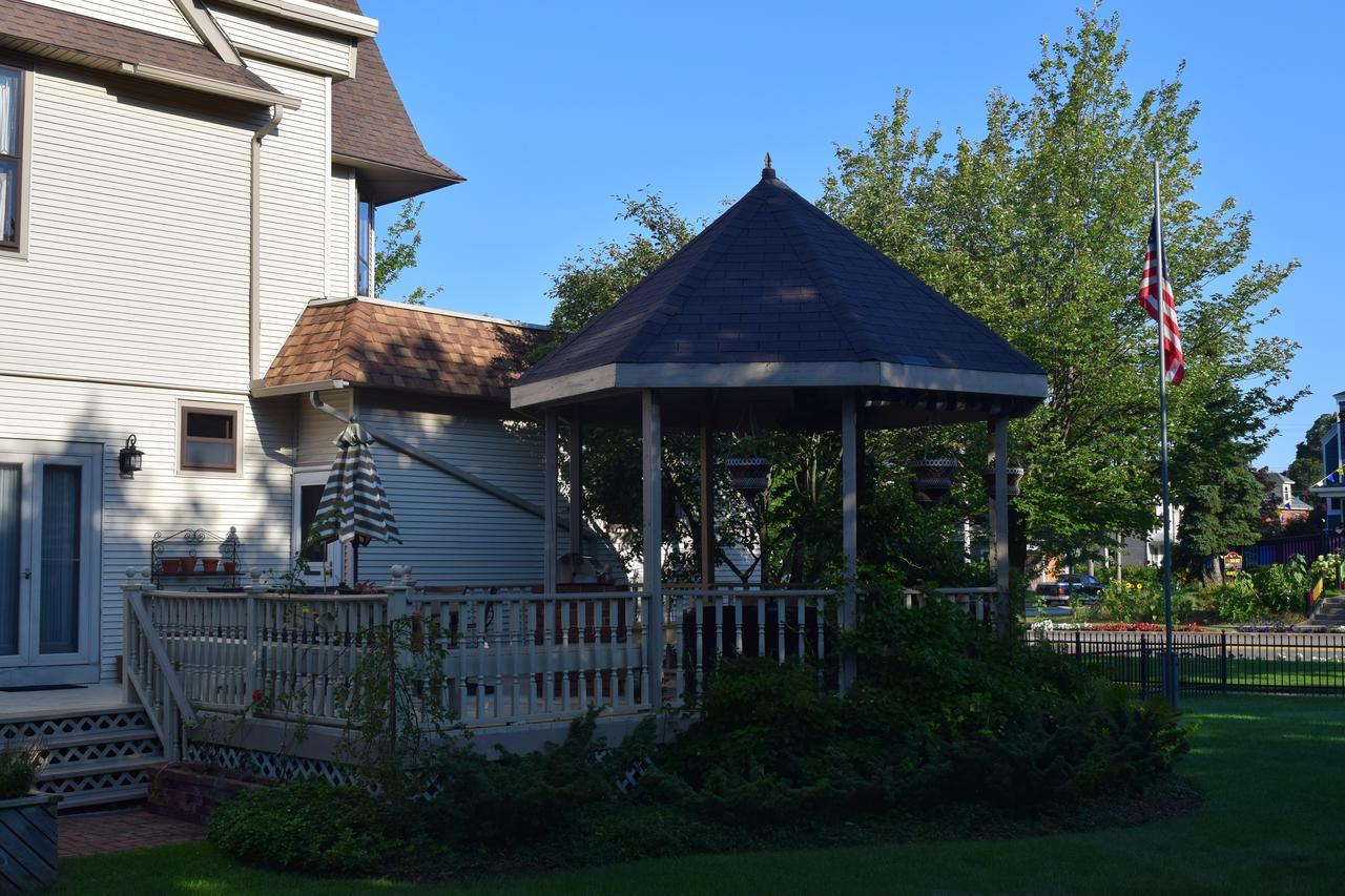 The Lamplighter Bed & Breakfast Of Ludington Buitenkant foto