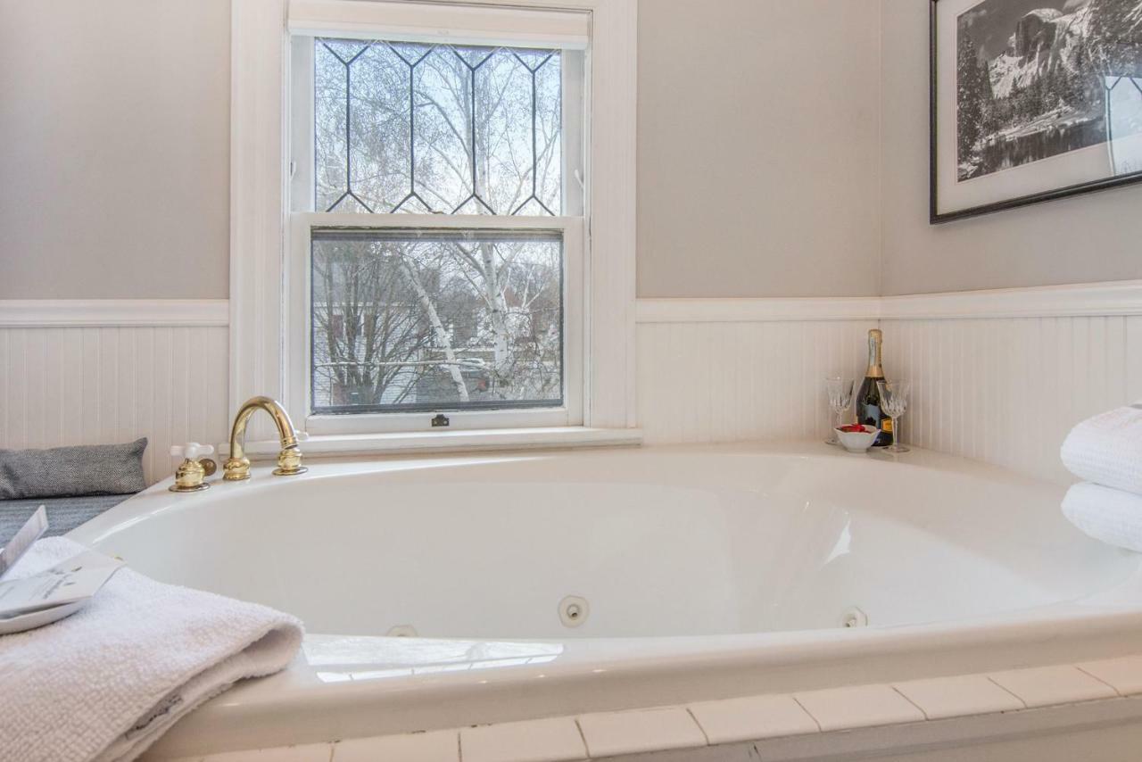 The Lamplighter Bed & Breakfast Of Ludington Buitenkant foto